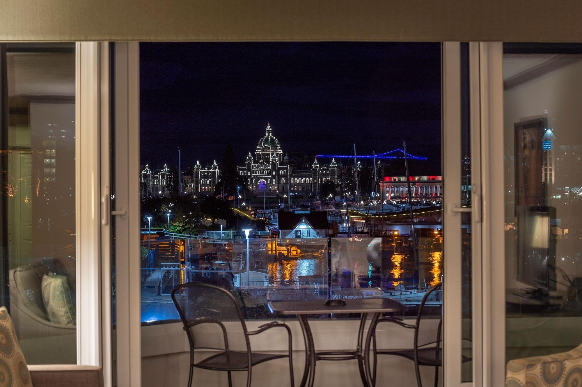 วิกตอเรีย รีเจนท์ วอเตอร์ฟรอนต์ โฮเต็ล แอนด์ สวีท Hotel ภายนอก รูปภาพ